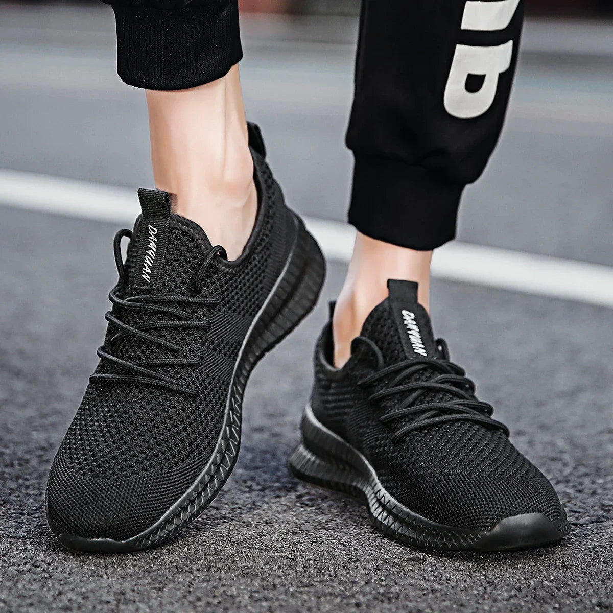 Men Walking Shoes Lightweight Breathable Sneakers Large-sized36-46