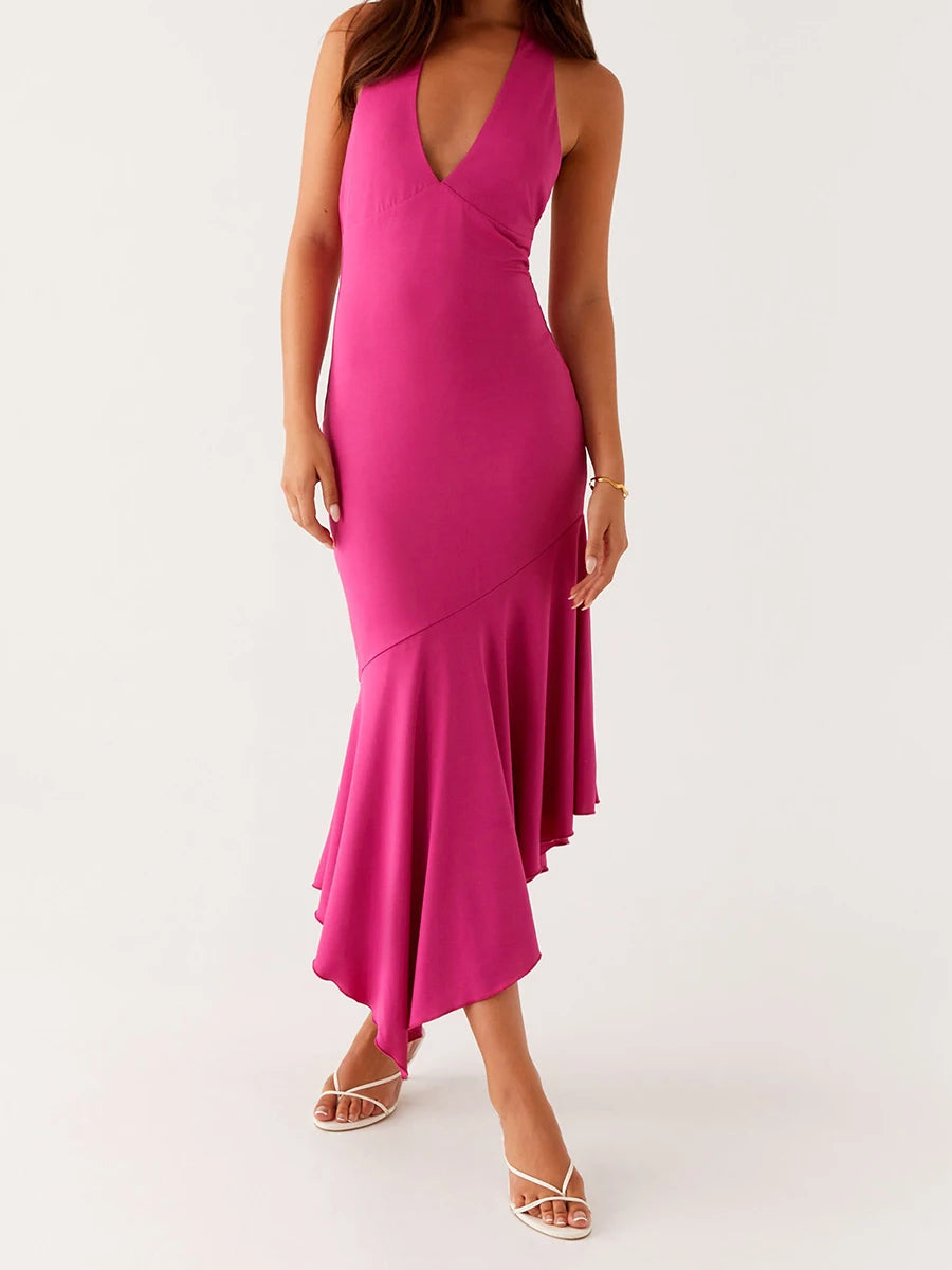 Elegant Sleeveless Halter Neck Dress with Open Back and Pleated Hem